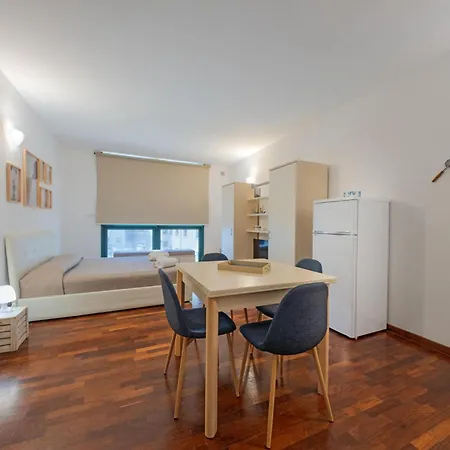Piazza Mazzini Modern Suite Design & Parking Free