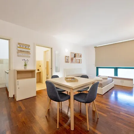 Piazza Mazzini Modern Suite Design & Parking Free *
