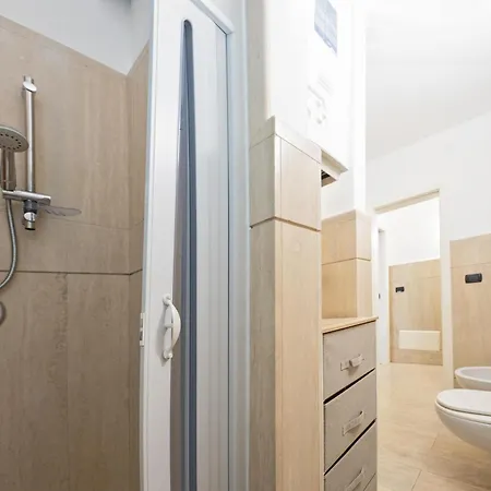 Piazza Mazzini Modern Suite Design & Parking Free *