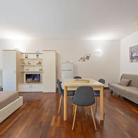 Piazza Mazzini Modern Suite Design & Parking Free Сasa de vacaciones *